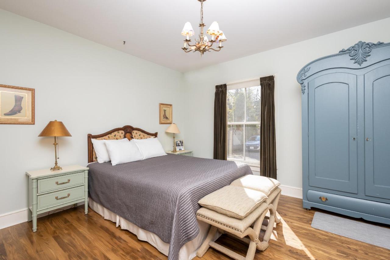 The Old Bank House Hotel Niagara-on-the-Lake Bagian luar foto