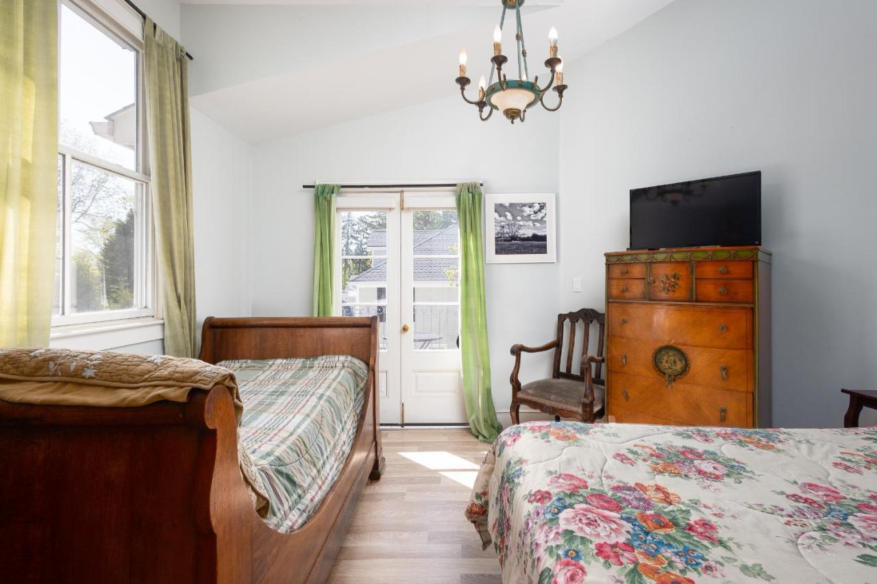The Old Bank House Hotel Niagara-on-the-Lake Bagian luar foto