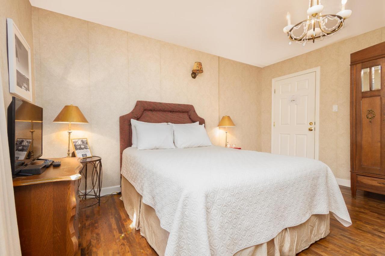 The Old Bank House Hotel Niagara-on-the-Lake Bagian luar foto