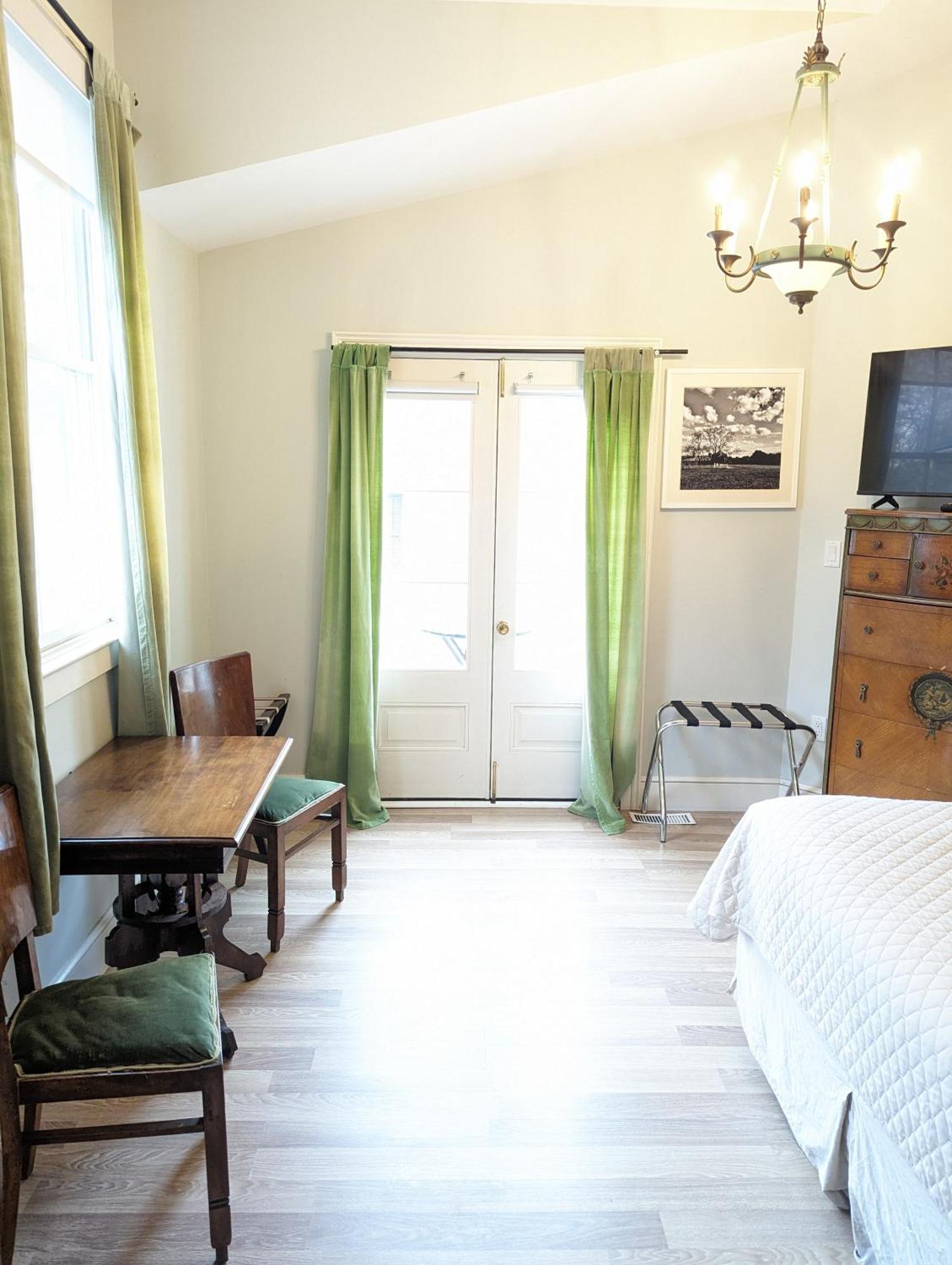 The Old Bank House Hotel Niagara-on-the-Lake Bagian luar foto