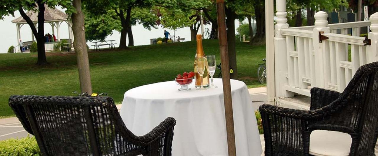The Old Bank House Hotel Niagara-on-the-Lake Bagian luar foto